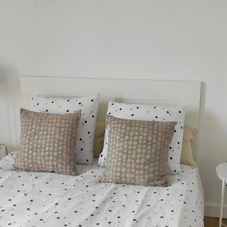 Grand 2 Pieces Vue Degagee Quartier Gare Апартаменты *